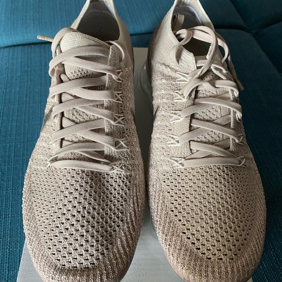 Women’s Nike air VaporMax flyknit - Picture 3 of 6